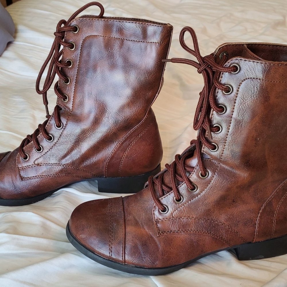Women's Lace up Boots
